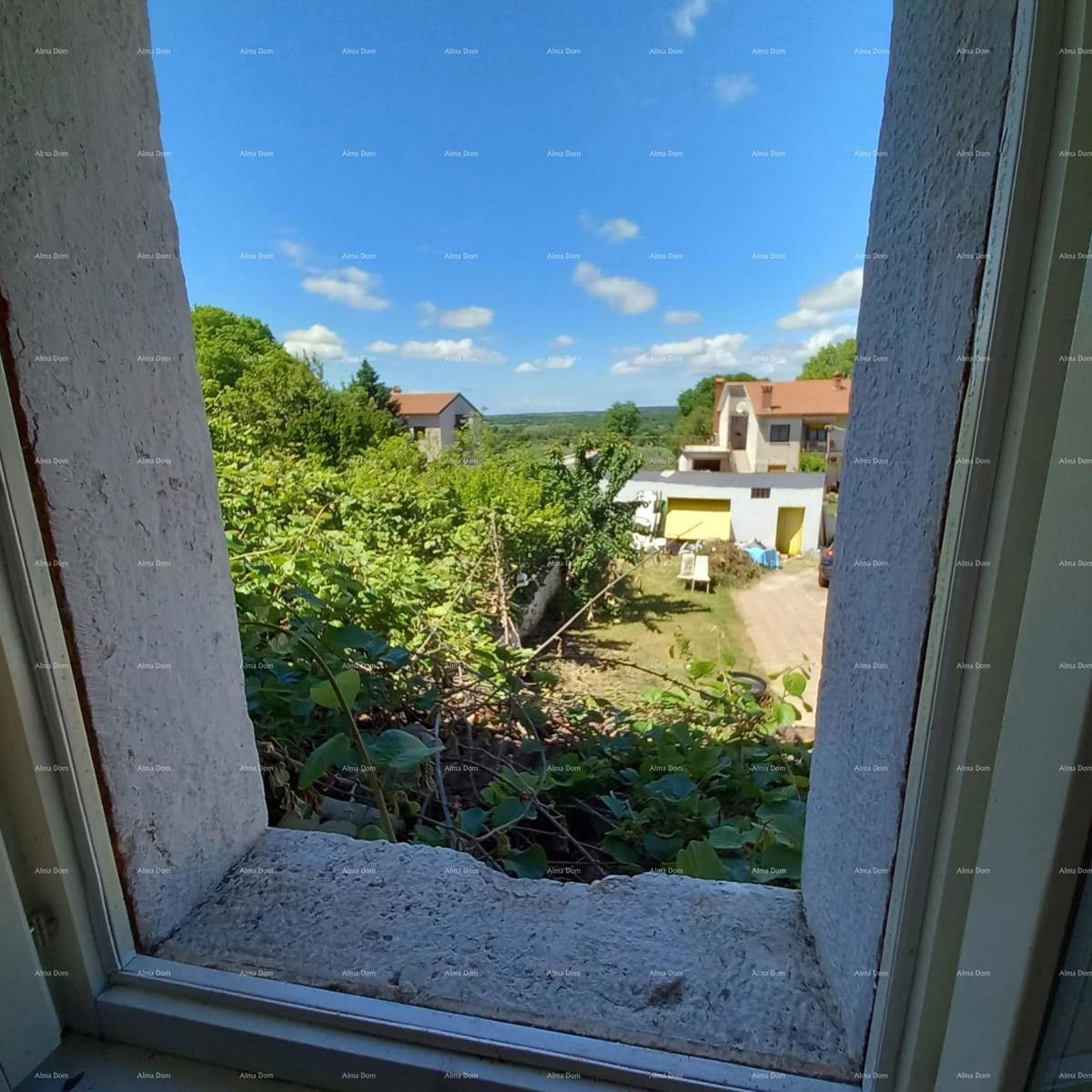 In vendita: affascinante casa istriana con ampio cortile – Valtura
