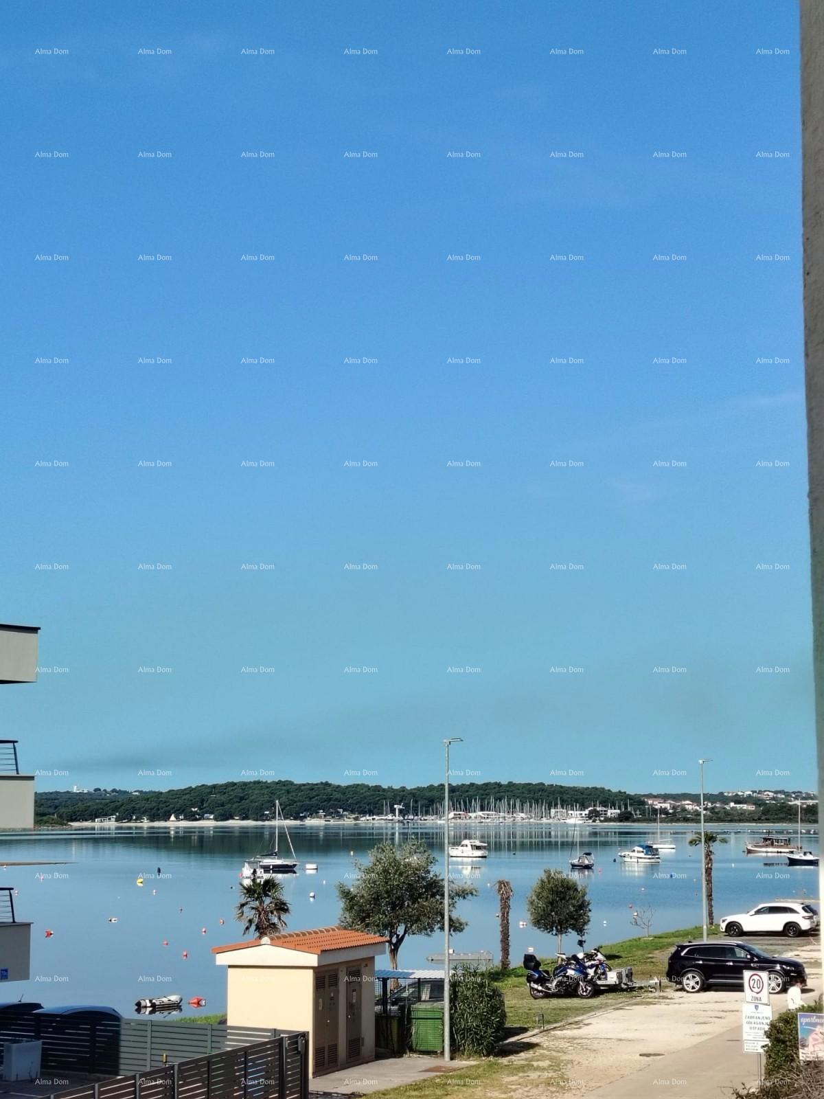 Medulin, Burle, appartamento a 50 m dal mare con vista!