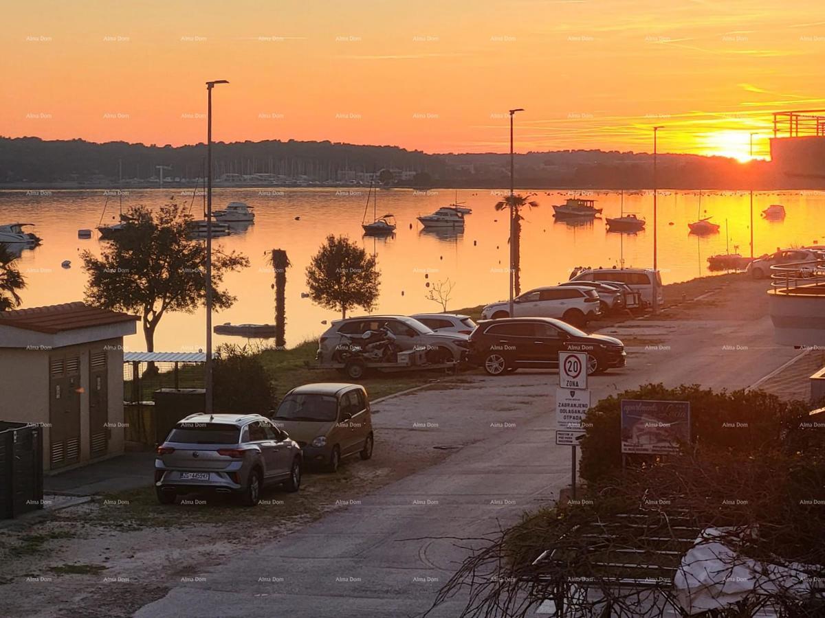 Medulin, Burle, appartamento a 50 m dal mare con vista!