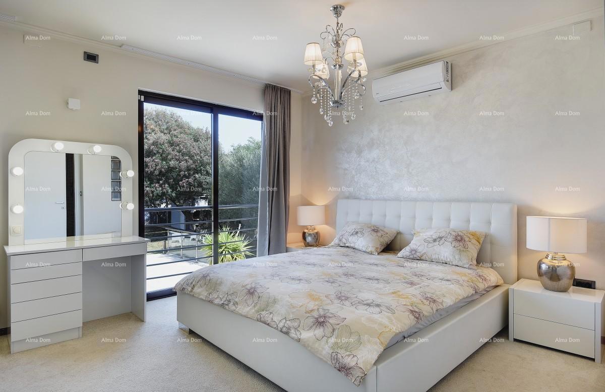 Primo fila al mare e alla spiaggia – casa con piscina e grande giardino, Pješčana Uvala!