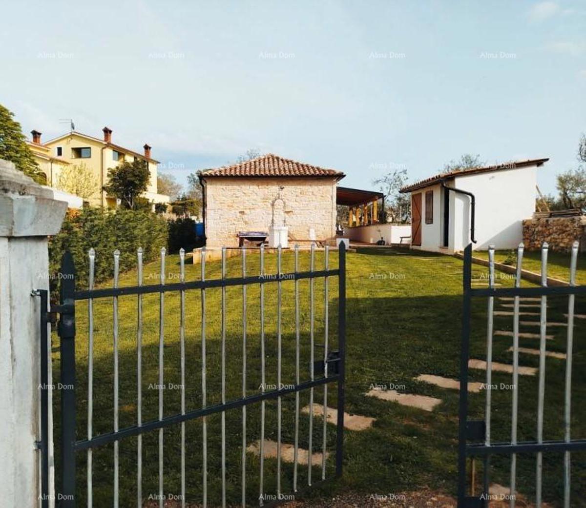 È in vendita una casa a un piano completamente ristrutturata e decorata a Barbana