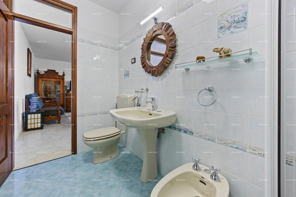 Vendere una bella casa con piscina, Kaštel, Buie!