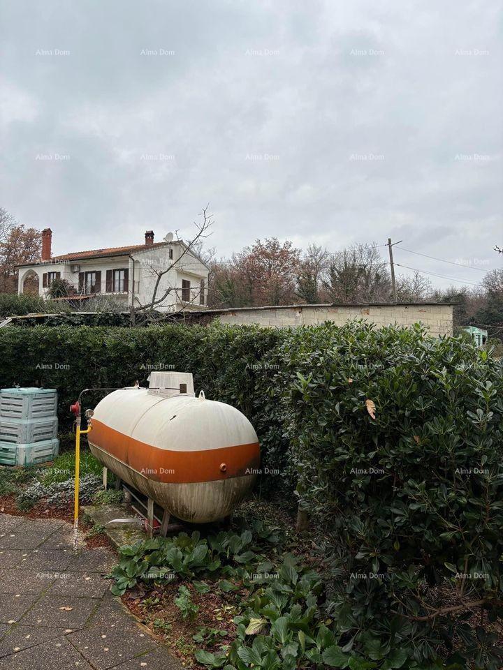 Casa a un piano in vendita, vicino a Loborika