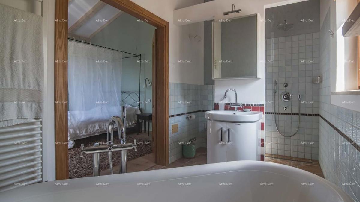 Lussuosa villa in pietra istriana con piscina in stile toscano, Rovigno!