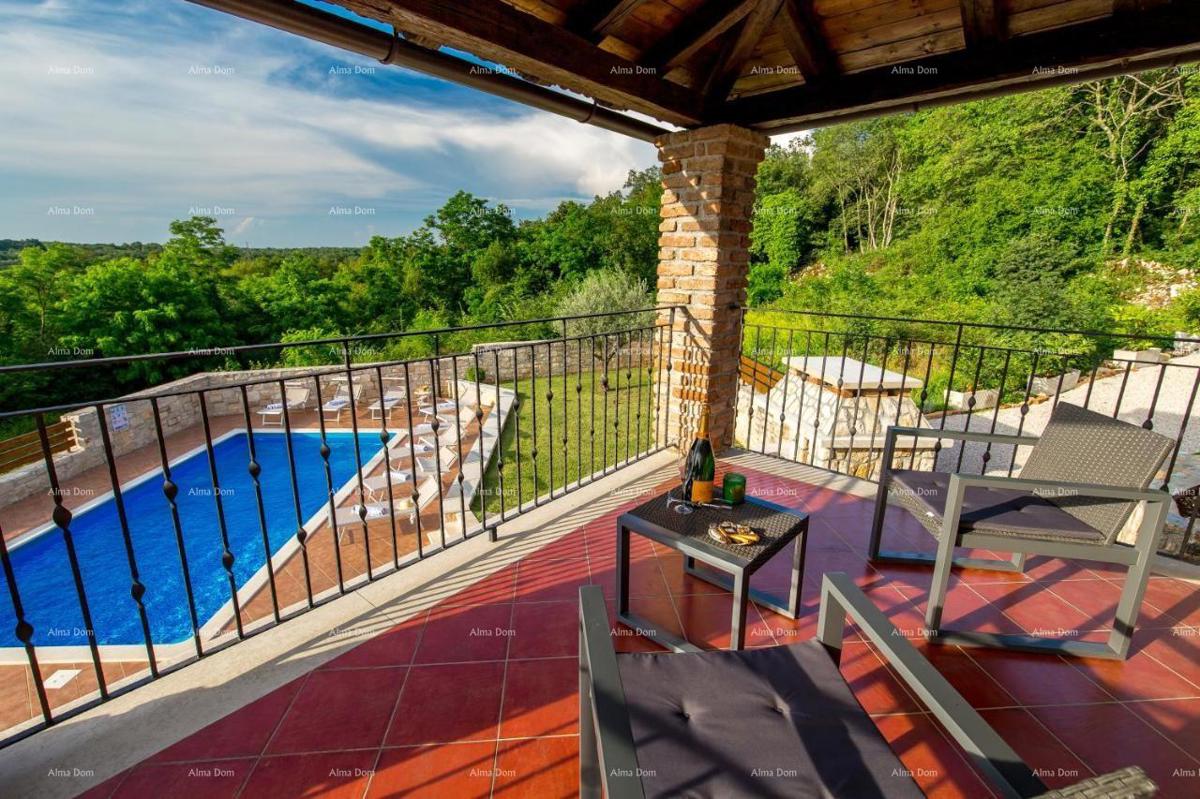 Splendida Villa in Pietra con Piscina nel Cuore dell'Istria.