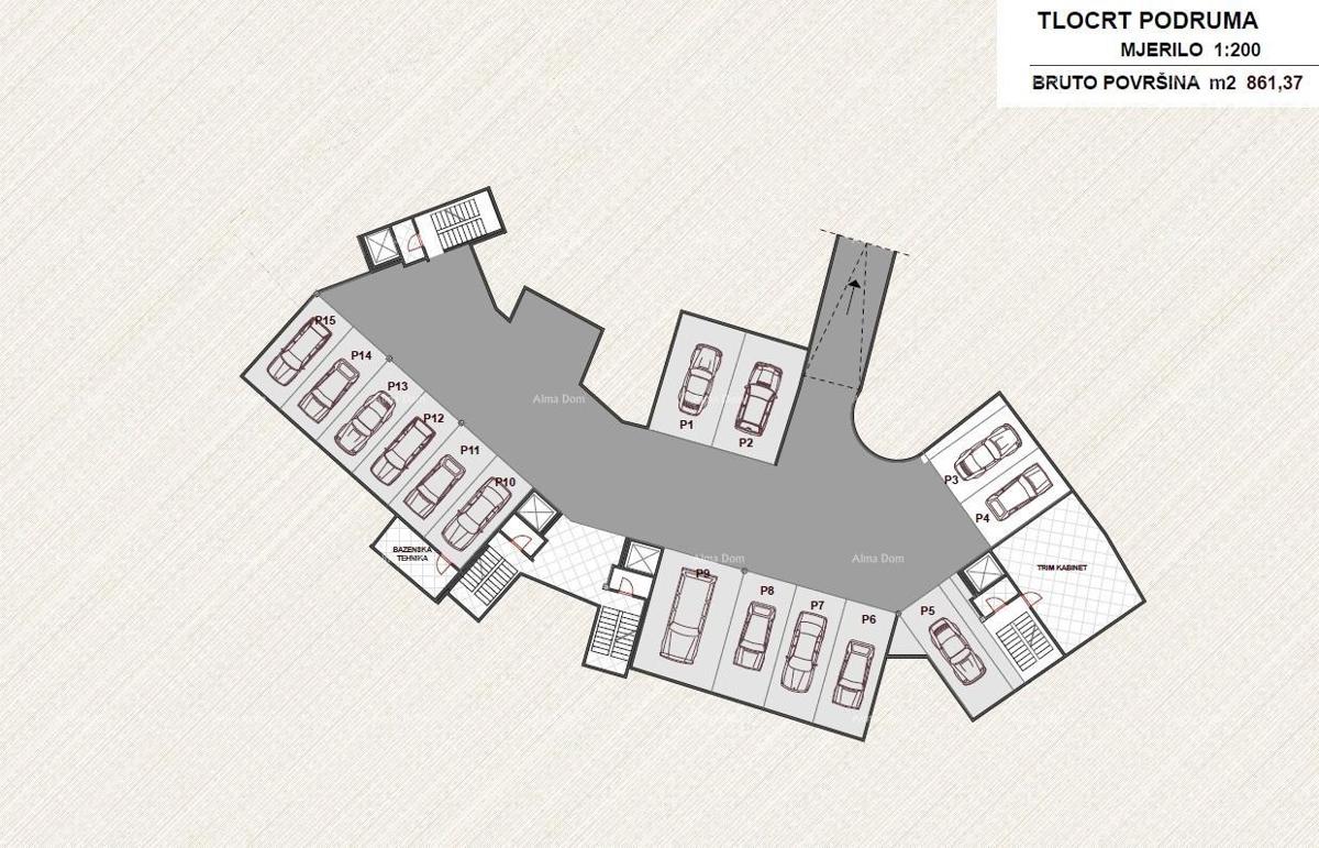 Rinnova la tua oasi a Oprtalj: case in pietra su un ampio terreno con potenziale