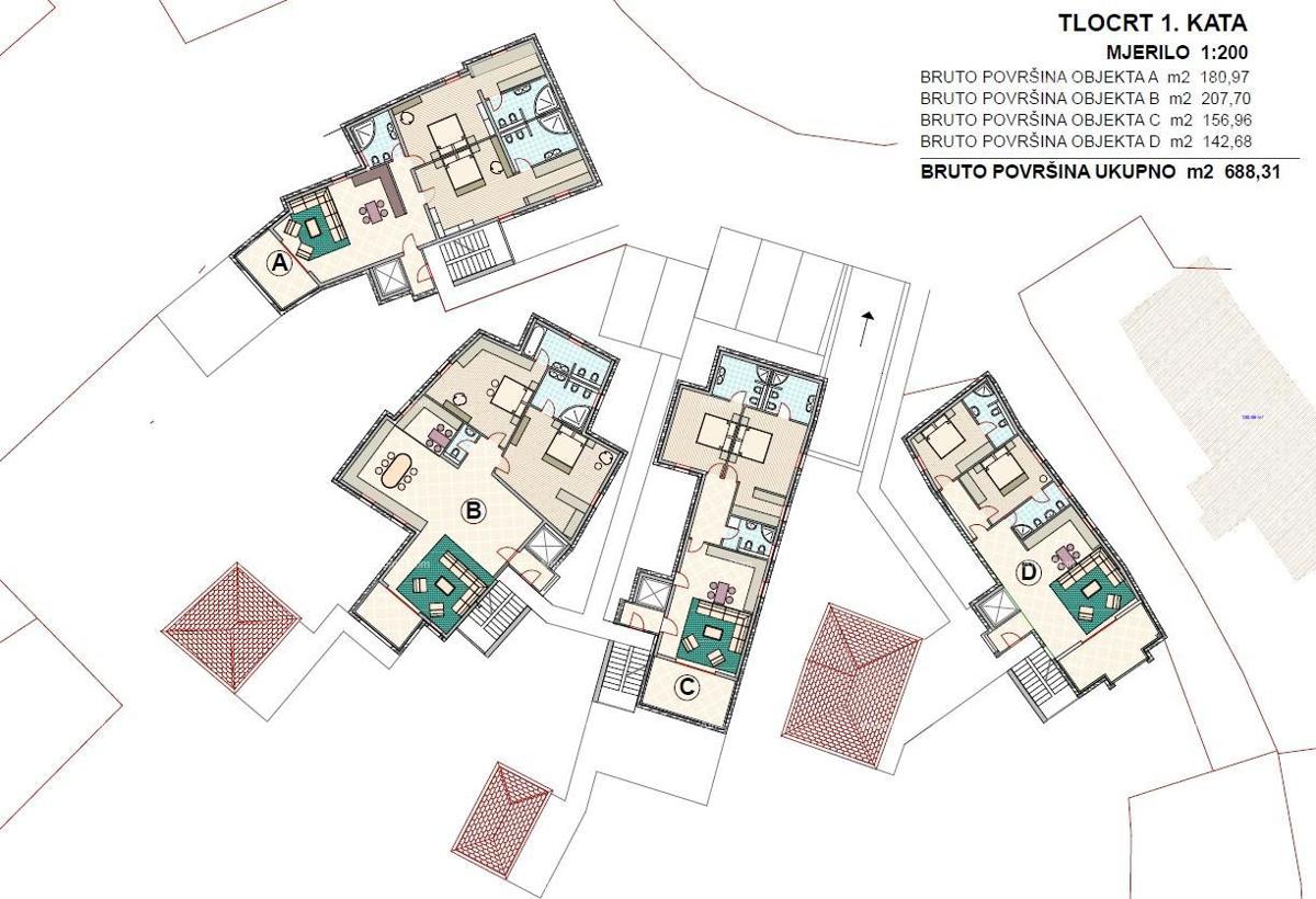Rinnova la tua oasi a Oprtalj: case in pietra su un ampio terreno con potenziale