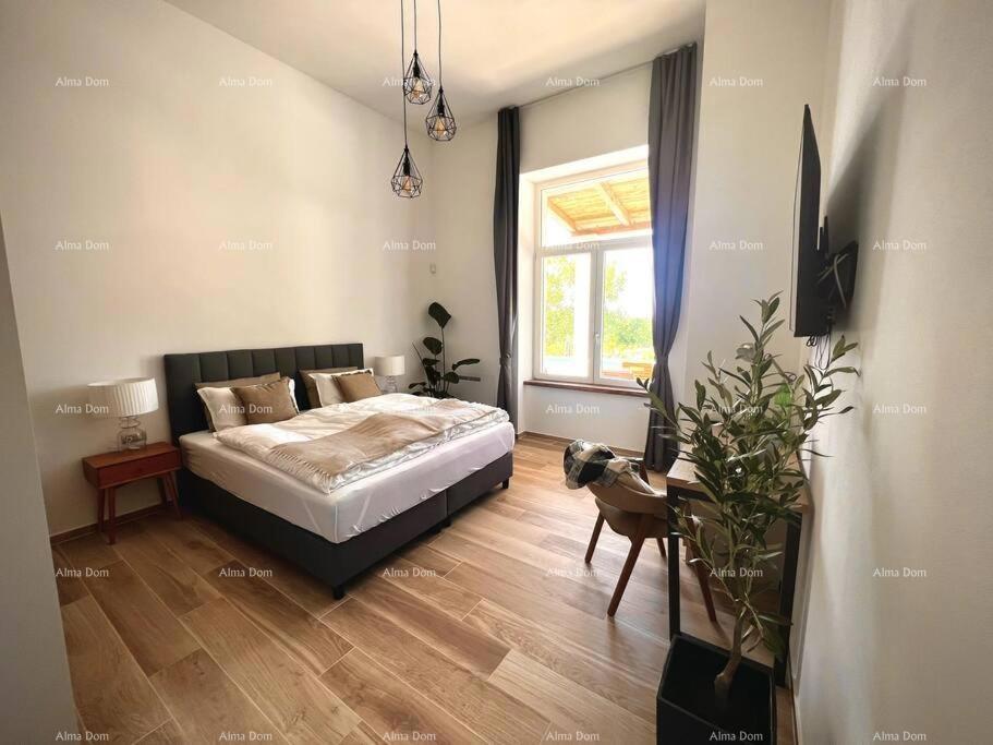 Bella e moderna casa in vendita, Parenzo
