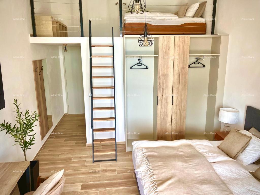 Bella e moderna casa in vendita, Parenzo