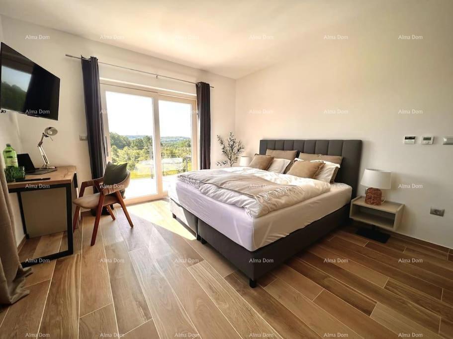 Bella e moderna casa in vendita, Parenzo