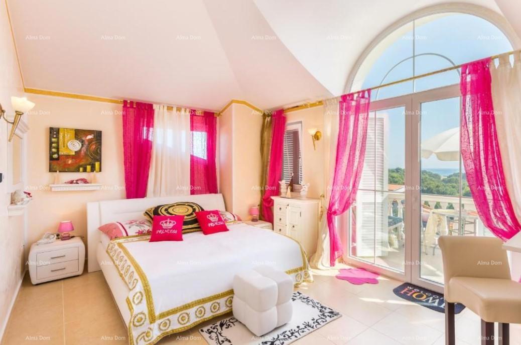 Casa con appartamenti e piscina a Premantura – vista mare!