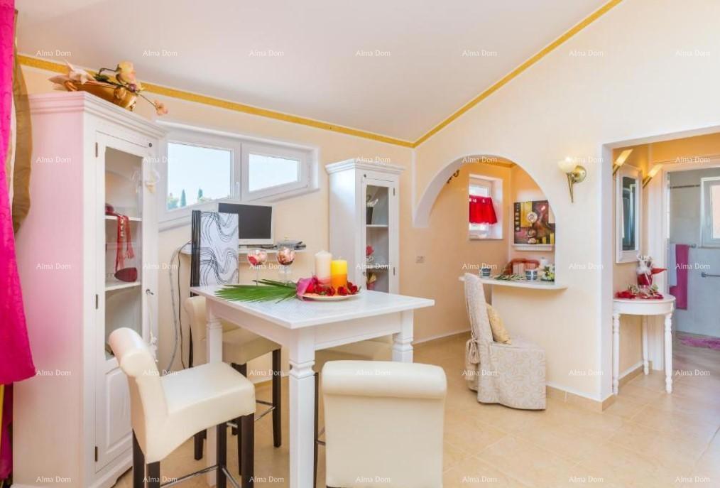 Casa con appartamenti e piscina a Premantura – vista mare!