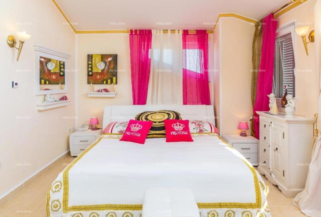 Casa con appartamenti e piscina a Premantura – vista mare!