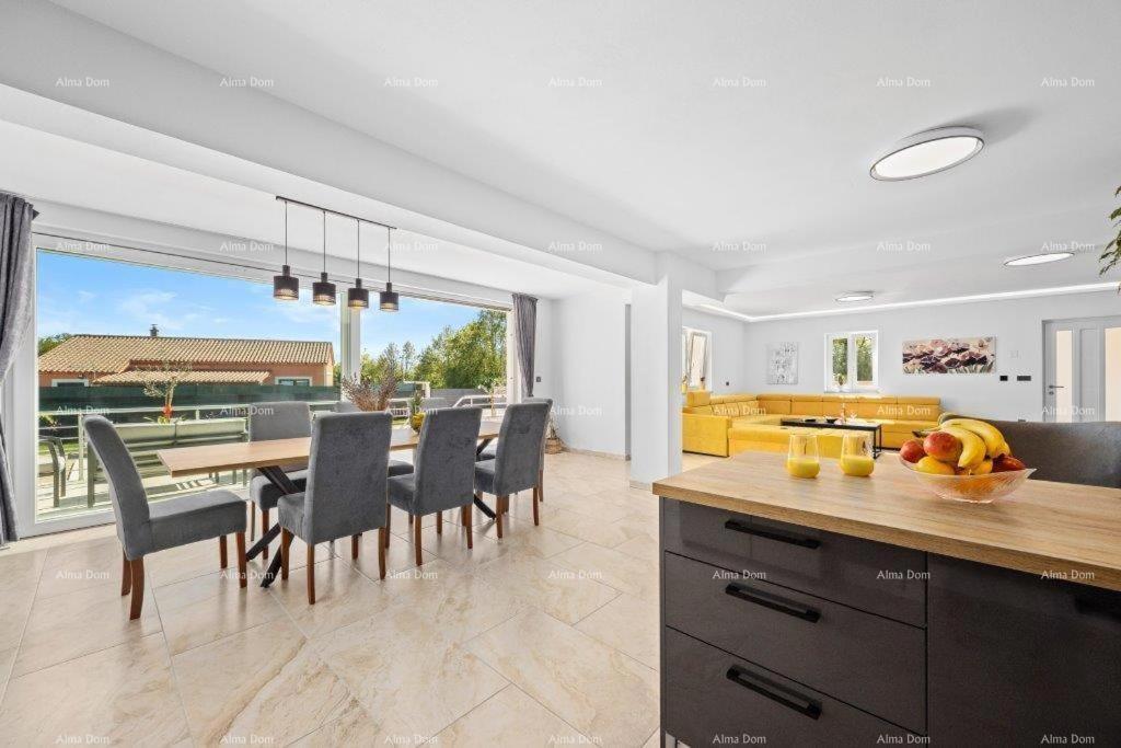 Lussuosa villa con piscina in vendita – Istria, dintorni di Barbana