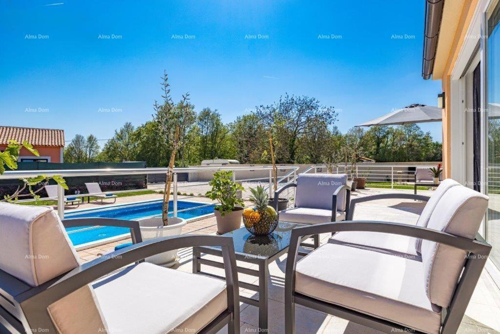 Lussuosa villa con piscina in vendita – Istria, dintorni di Barbana