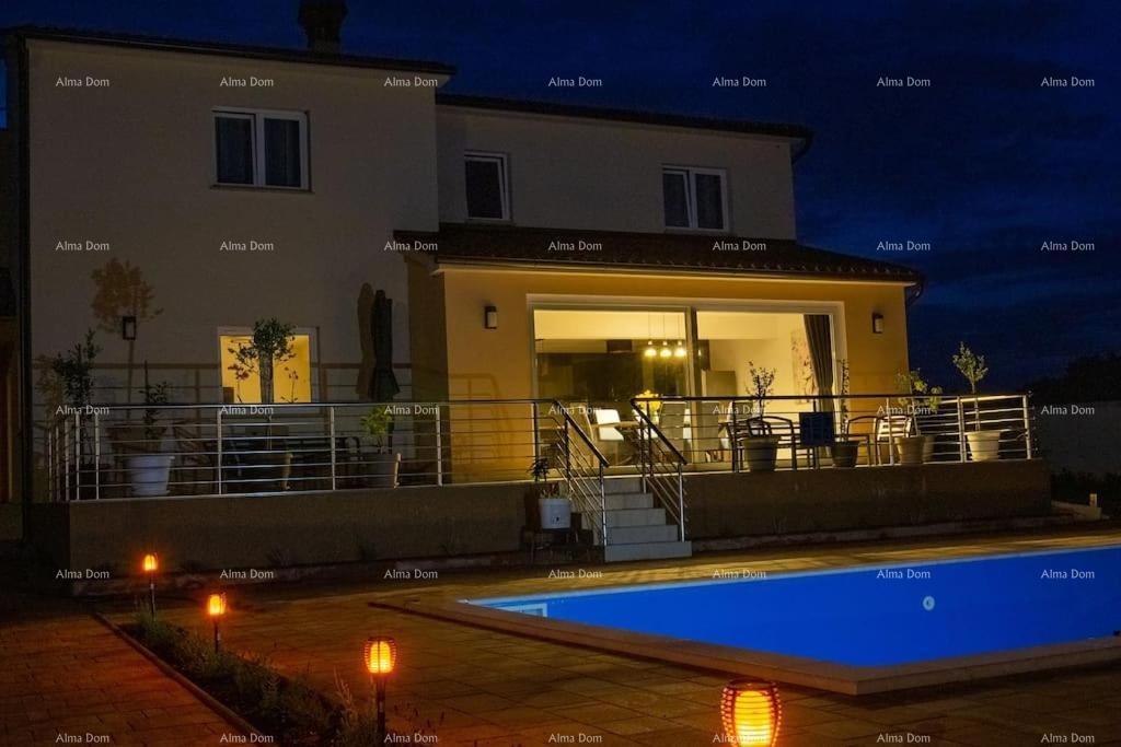 Lussuosa villa con piscina in vendita – Istria, dintorni di Barbana