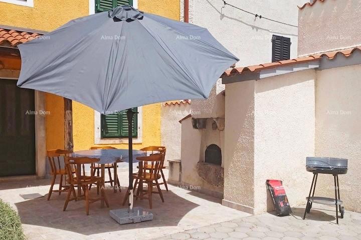 Vendita di una bella casa ristrutturata in Istria con cisterna, Marčana!