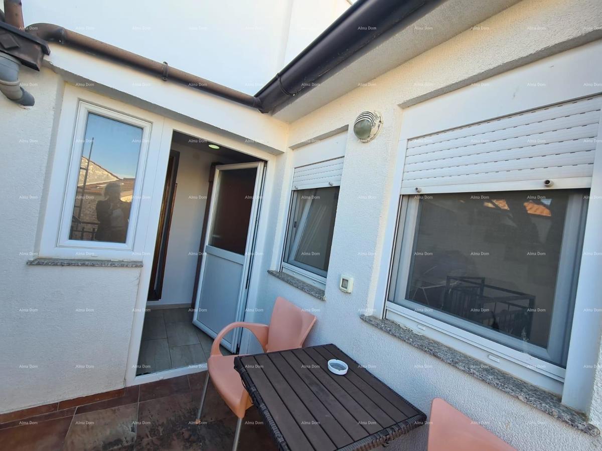 Eccellente opportunità! Vendita di una casa ristrutturata nel centro di Medulin! Vista mare!