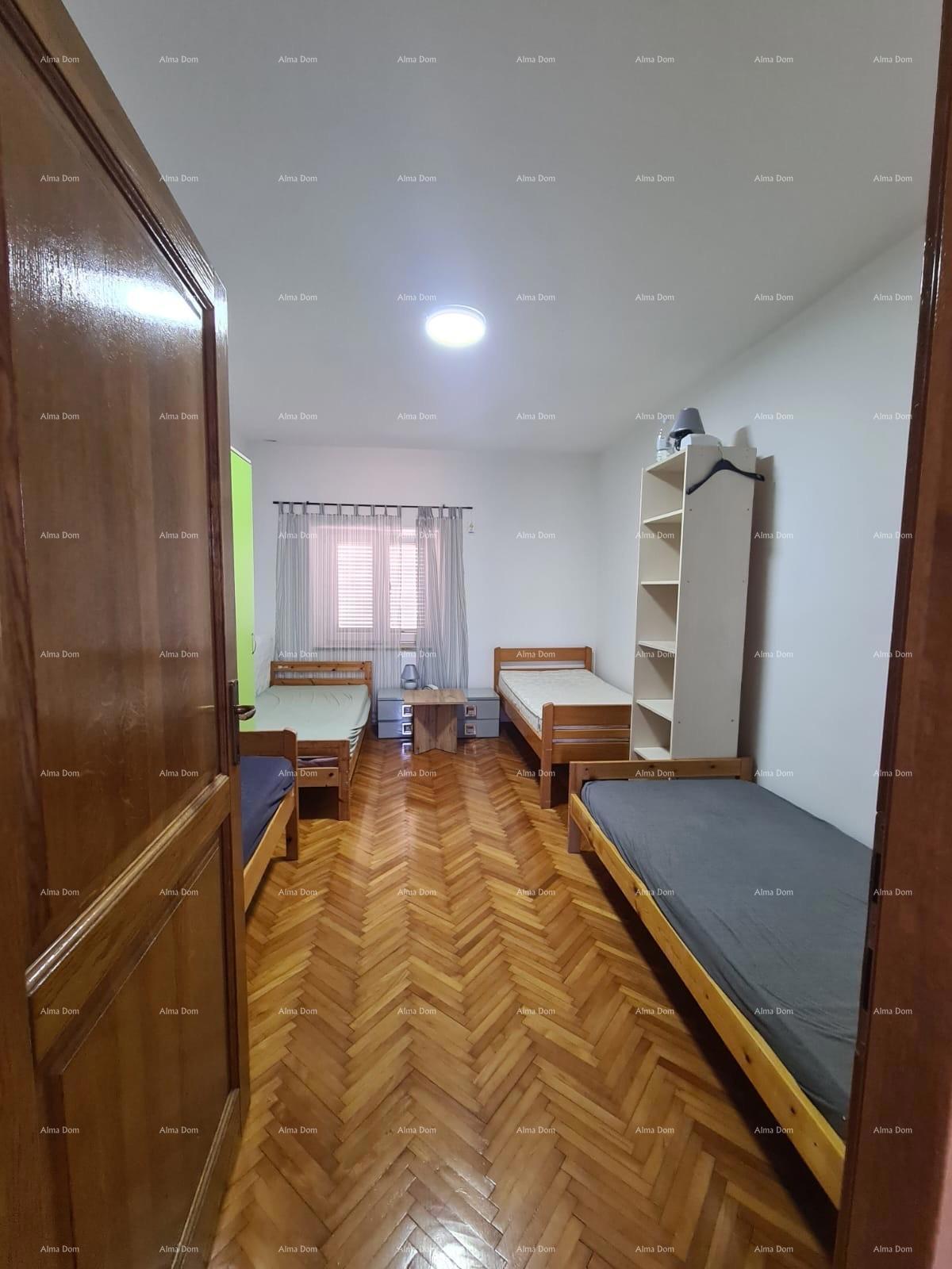 Eccellente opportunità! Vendita di una casa ristrutturata nel centro di Medulin! Vista mare!