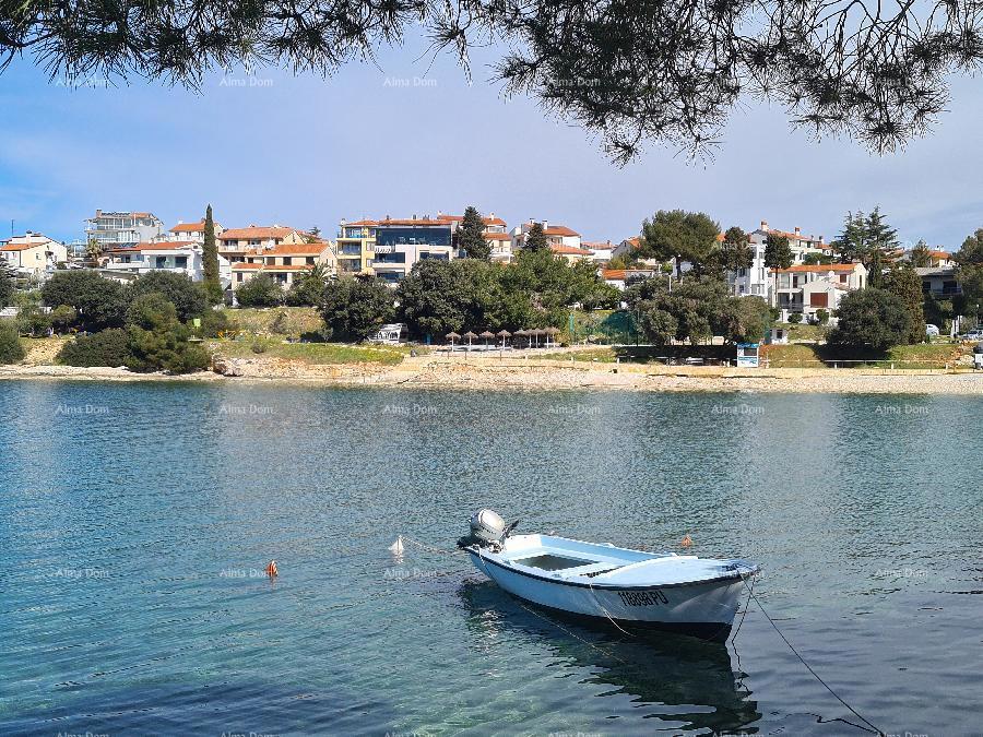 Primo fila al mare e alla spiaggia – casa con piscina e grande giardino, Pješčana Uvala!