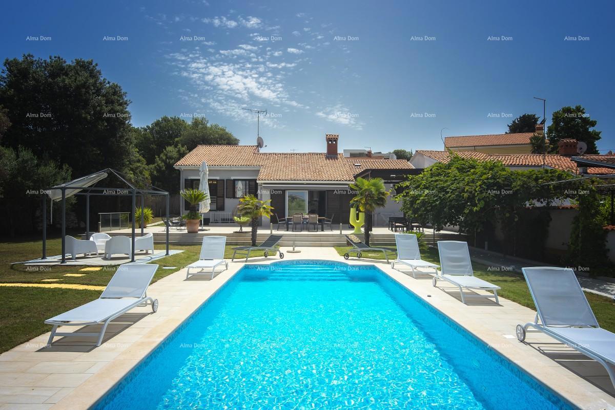 Primo fila al mare e alla spiaggia – casa con piscina e grande giardino, Pješčana Uvala!