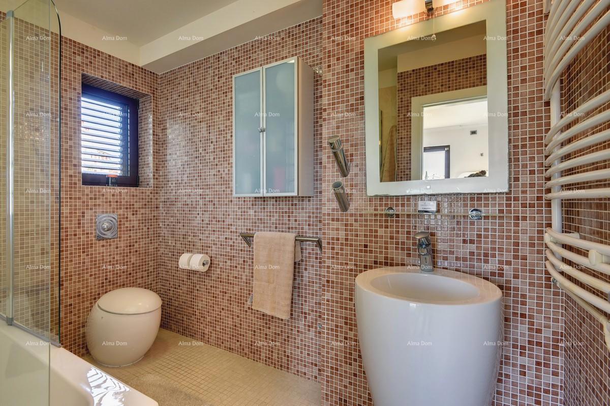 Primo fila al mare e alla spiaggia – casa con piscina e grande giardino, Pješčana Uvala!