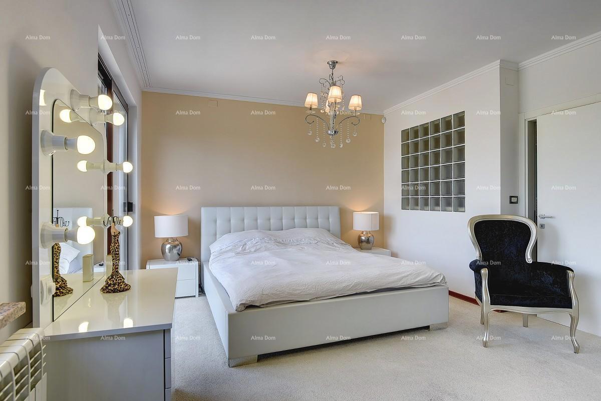 Primo fila al mare e alla spiaggia – casa con piscina e grande giardino, Pješčana Uvala!