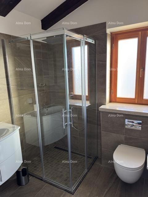 Casa Mediterranea con piscina e vista mare, Raša