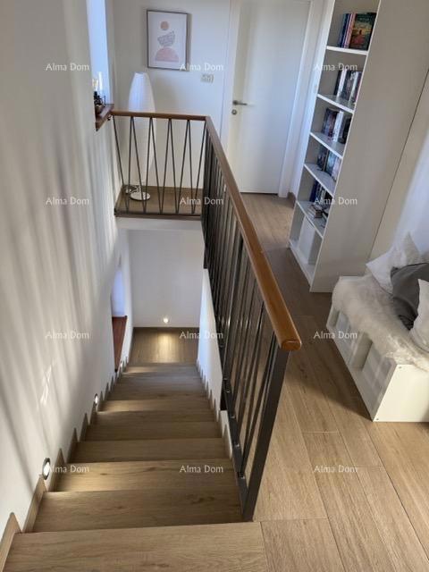 Casa Mediterranea con piscina e vista mare, Raša