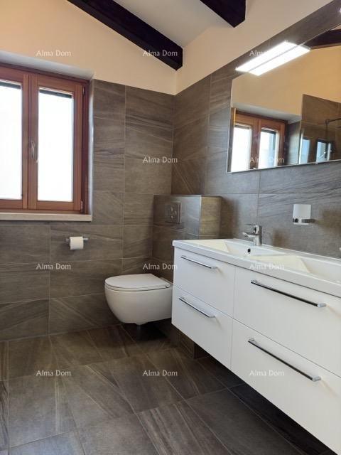 Casa Mediterranea con piscina e vista mare, Raša