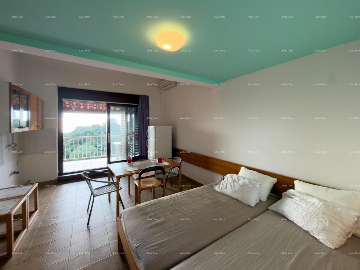 Appartamento con galleria e vista mare – Duga Uvala, 100 m dalla spiaggia