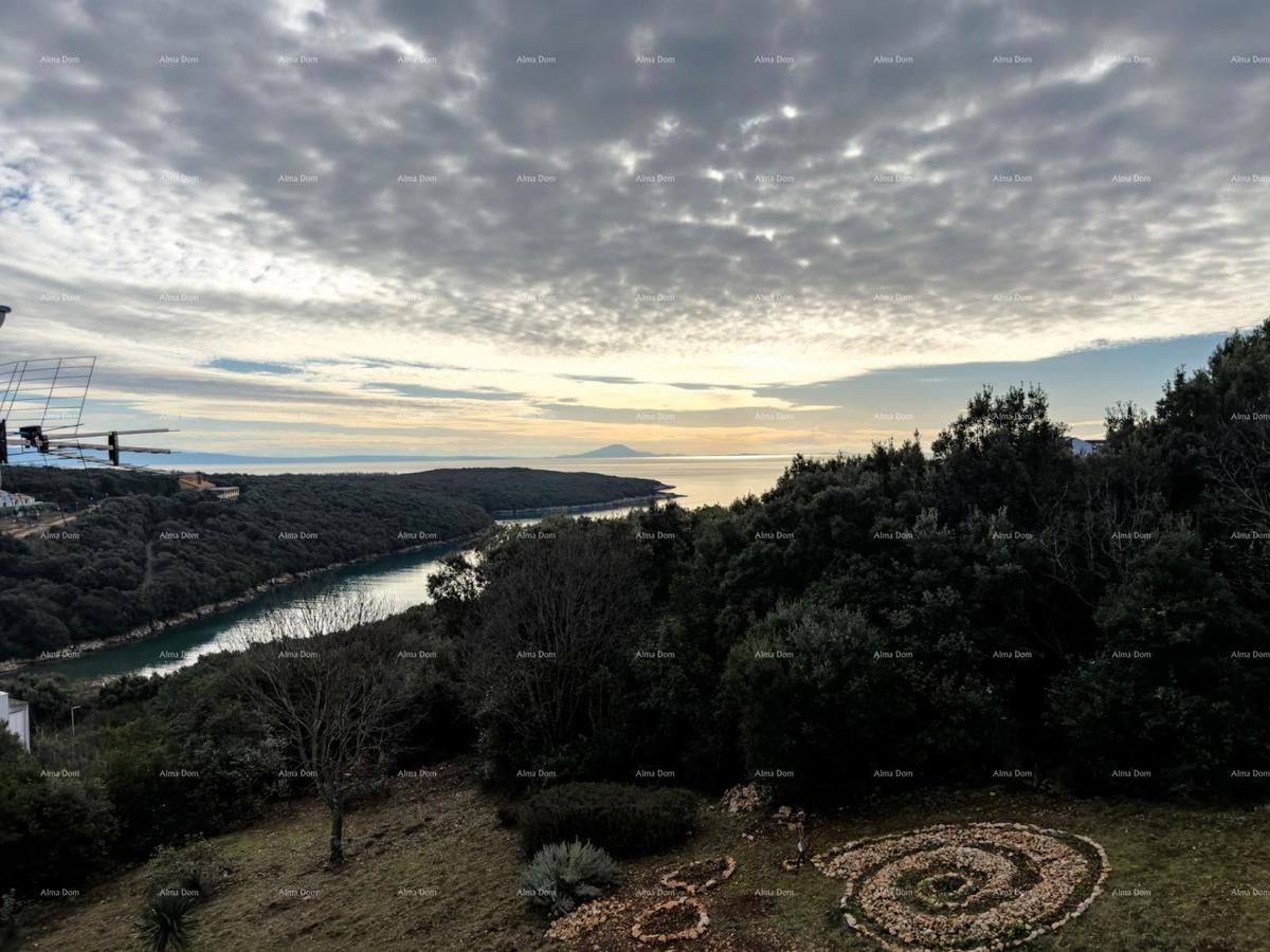 Appartamento con galleria e vista mare – Duga Uvala, 100 m dalla spiaggia