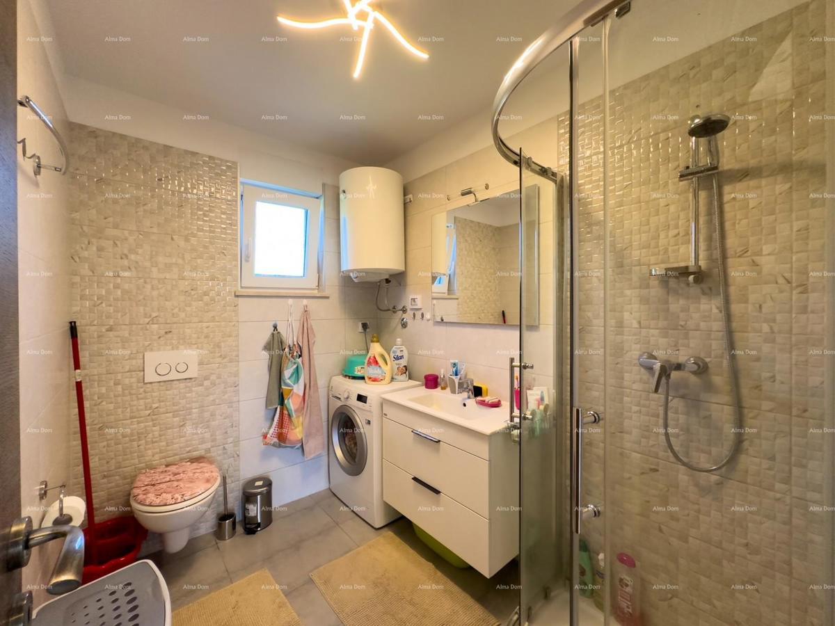 Vendiamo un appartamento al piano terra con piscina privata. Medolino