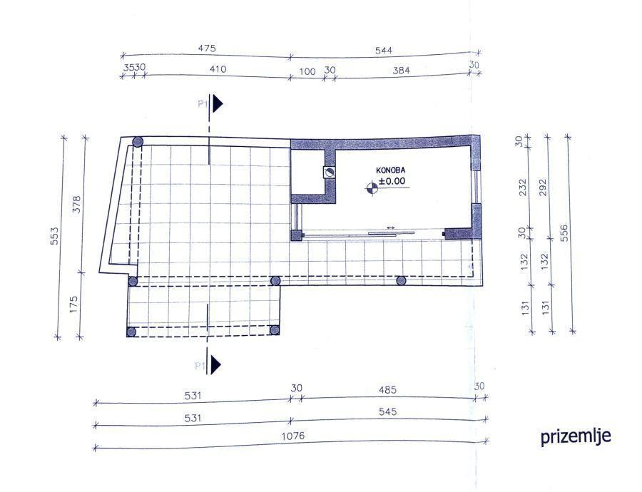 Pula – Casa con due unità abitative, a 50 m dal mare