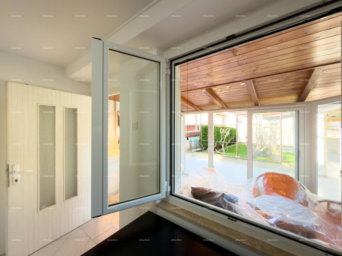 Pula – Casa con due unità abitative, a 50 m dal mare