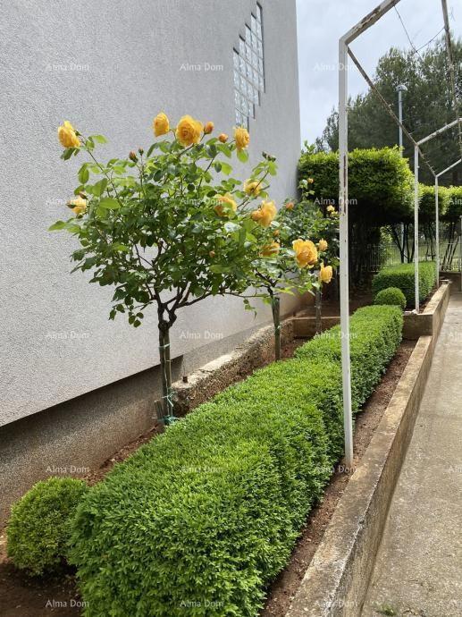 Pula – Casa con due unità abitative, a 50 m dal mare