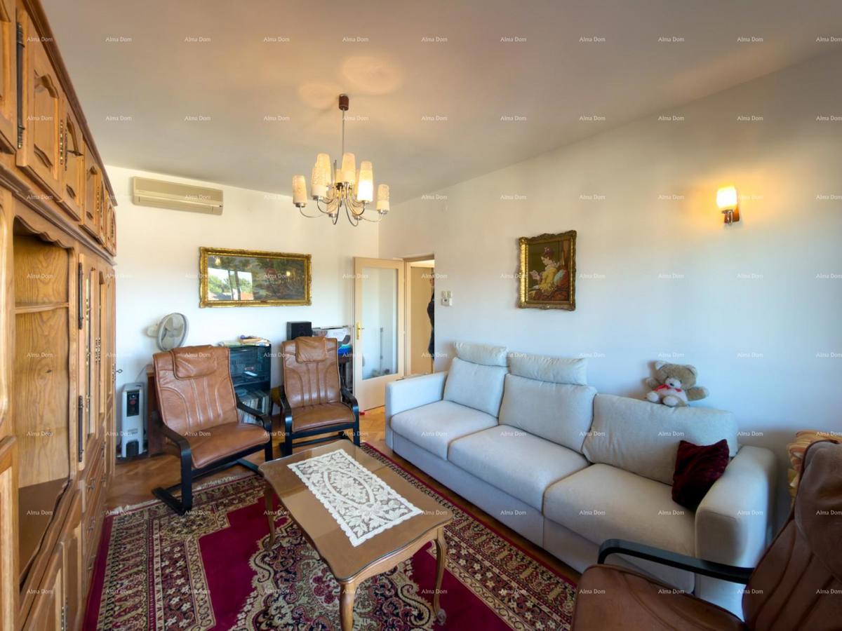 Pula – Casa con due unità abitative, a 50 m dal mare