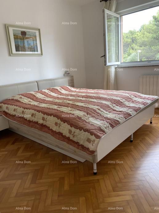 Pula – Casa con due unità abitative, a 50 m dal mare