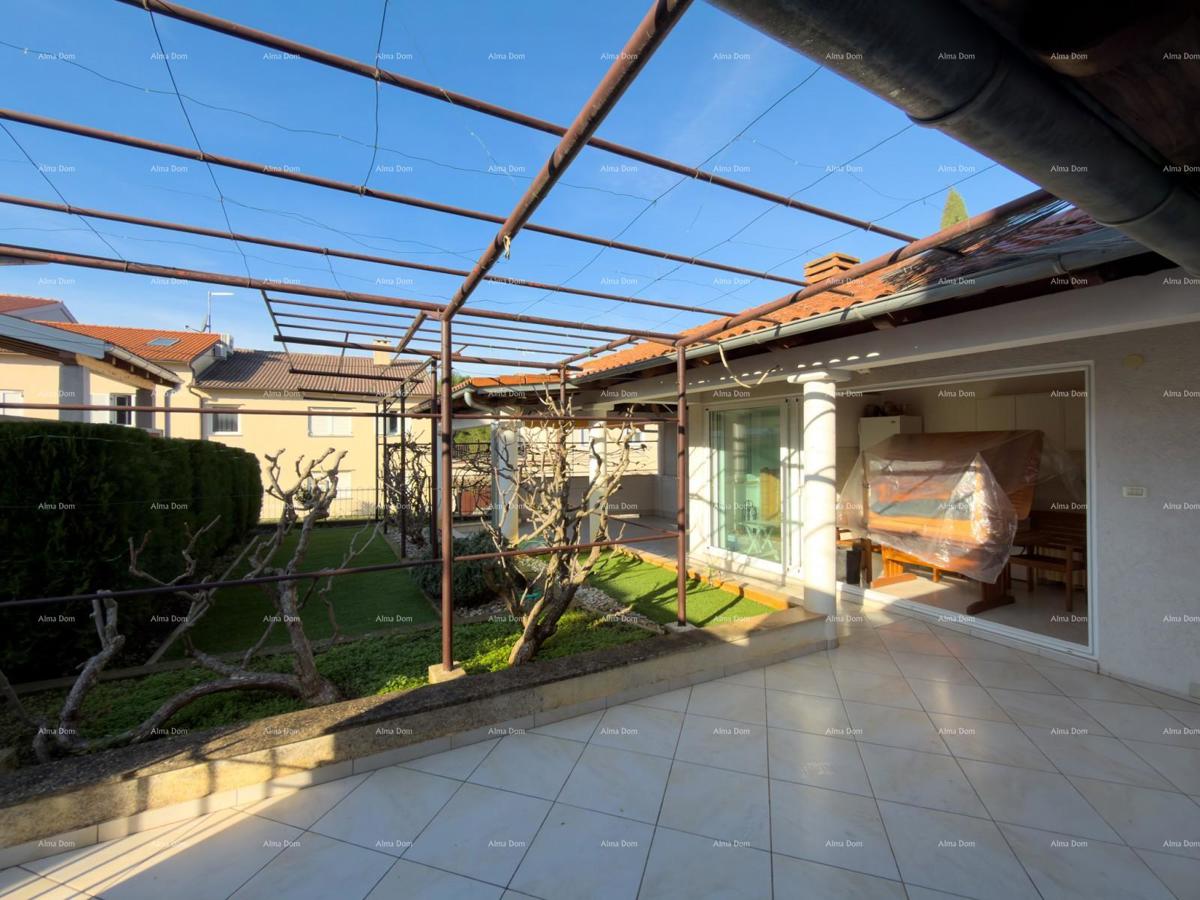 Pula – Casa con due unità abitative, a 50 m dal mare