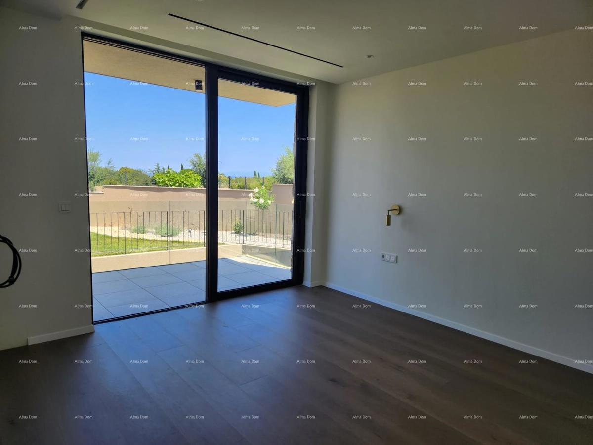 Casa di lusso a Umago, 300 m dal mare - perfetta per famiglie con comfort moderni