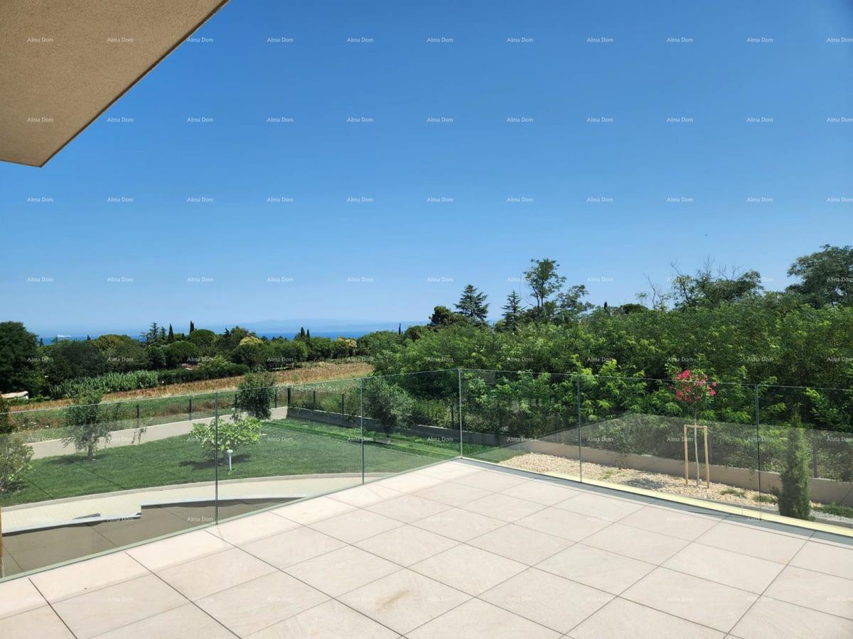 Casa di lusso a Umago, 300 m dal mare - perfetta per famiglie con comfort moderni