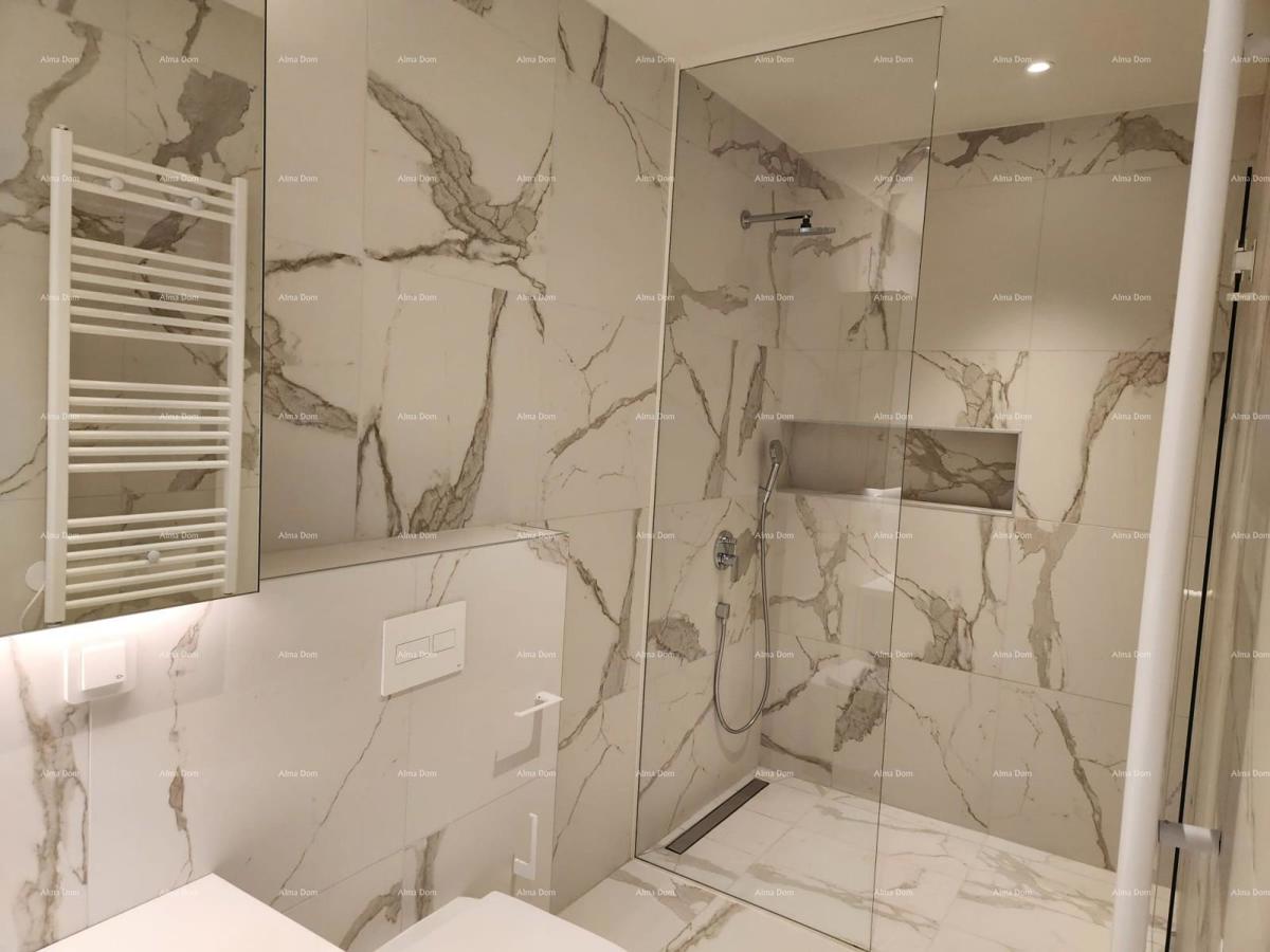 Casa di lusso a Umago, 300 m dal mare - perfetta per famiglie con comfort moderni