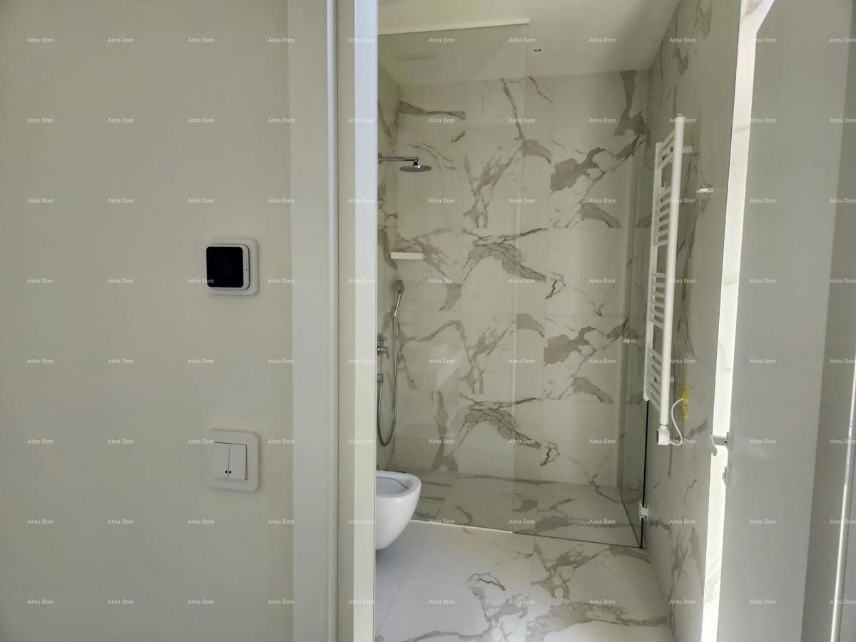 Casa di lusso a Umago, 300 m dal mare - perfetta per famiglie con comfort moderni