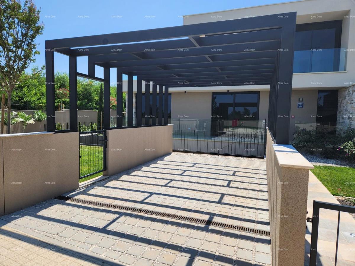 Casa di lusso a Umago, 300 m dal mare - perfetta per famiglie con comfort moderni