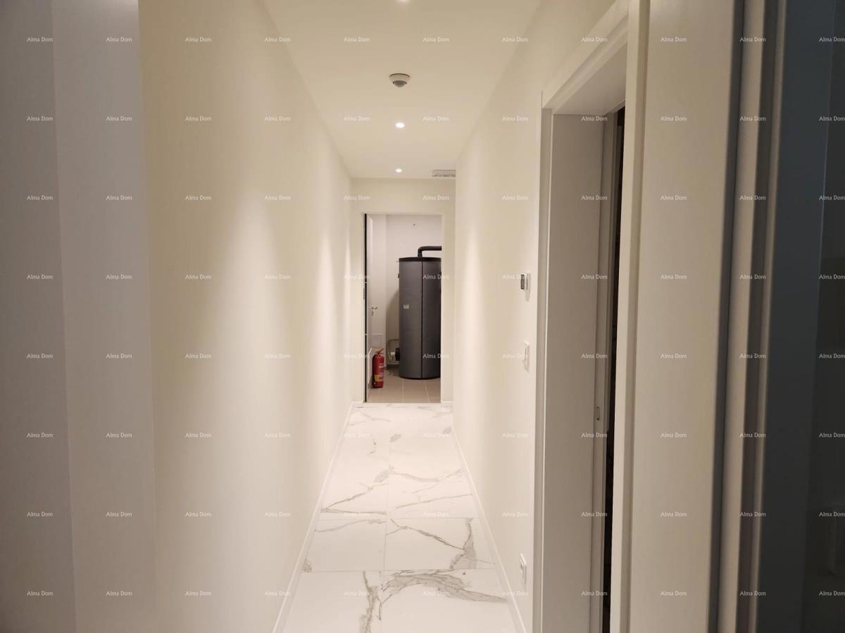 Casa di lusso a Umago, 300 m dal mare - perfetta per famiglie con comfort moderni