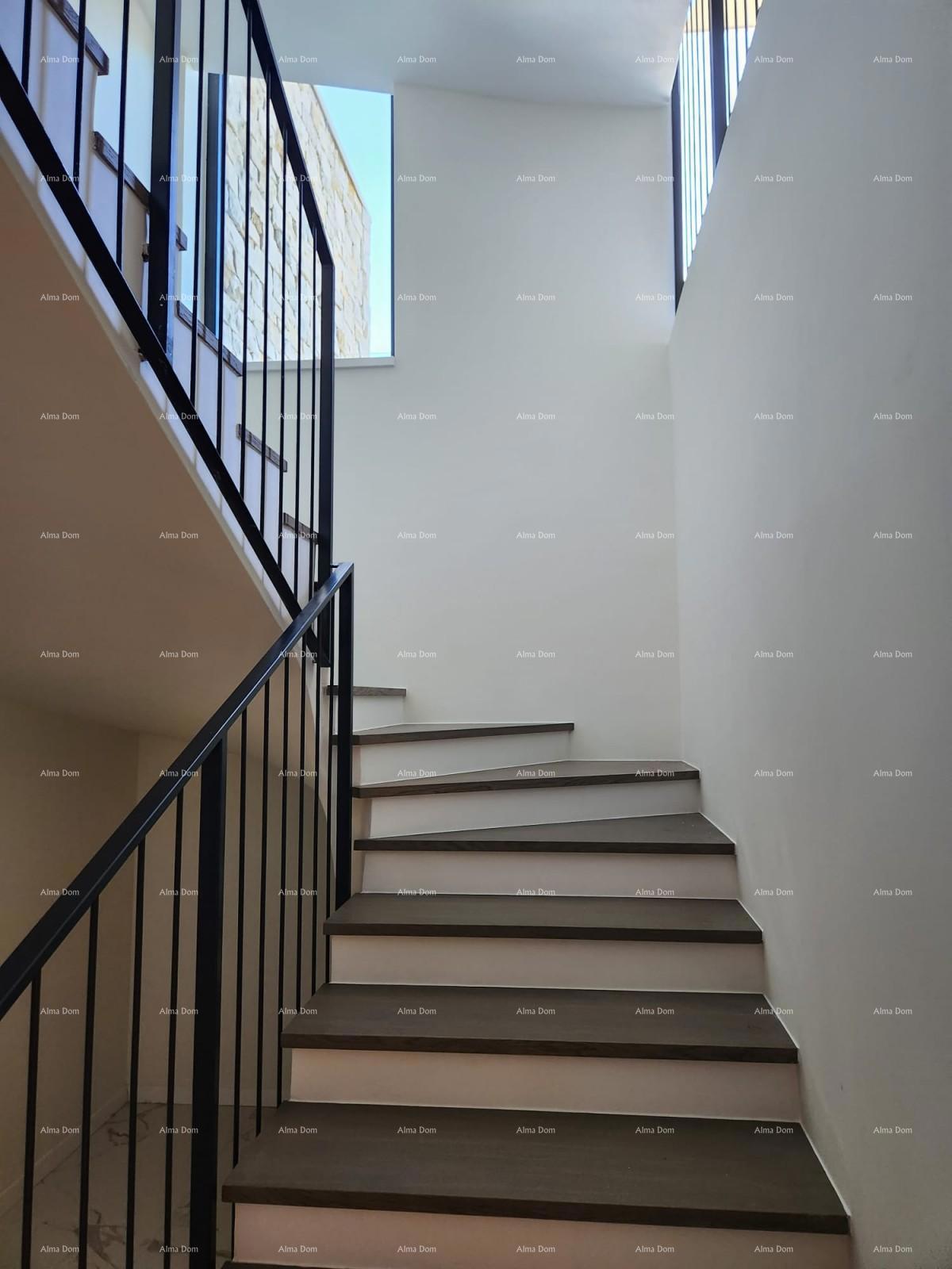 Casa di lusso a Umago, 300 m dal mare - perfetta per famiglie con comfort moderni