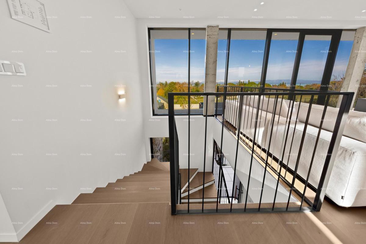 Primo fila al mare! Casa di lusso a Umago, a 300 m dal mare - perfetta per famiglie con comfort moderni.