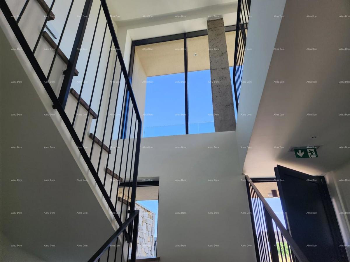 Casa di lusso a Umago, 300 m dal mare - perfetta per famiglie con comfort moderni