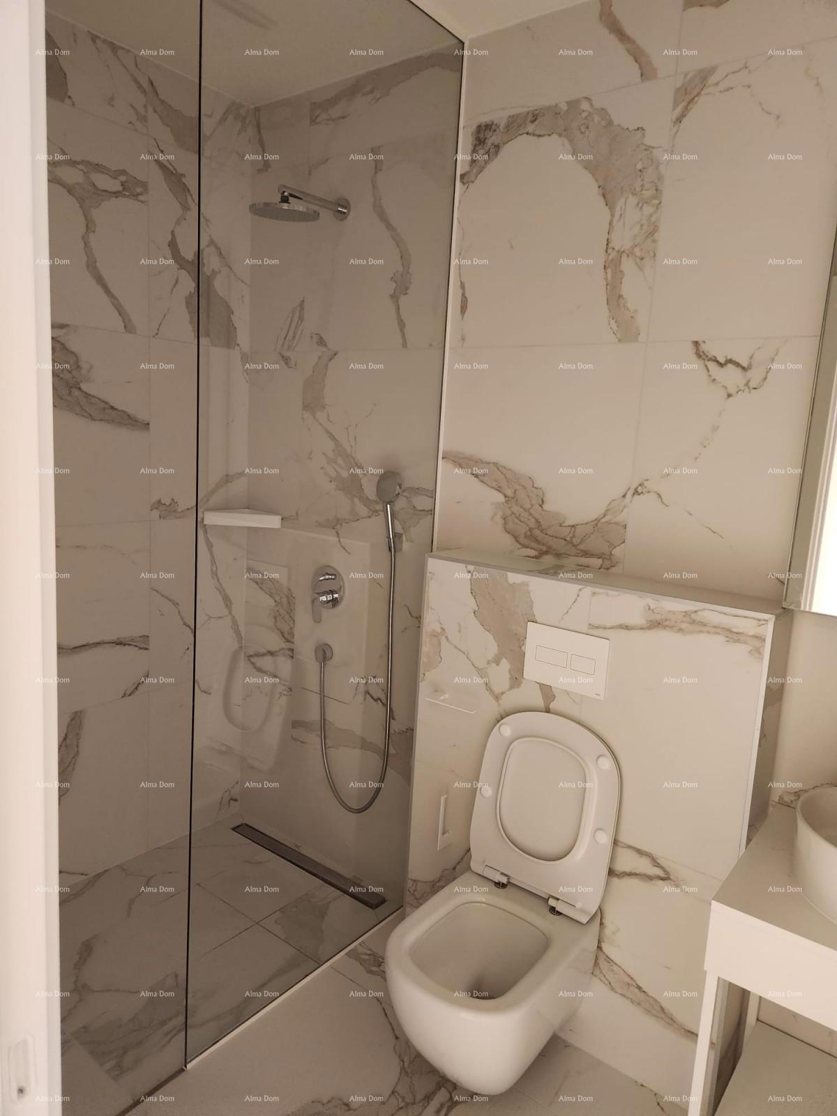 Casa di lusso a Umago, 300 m dal mare - perfetta per famiglie con comfort moderni