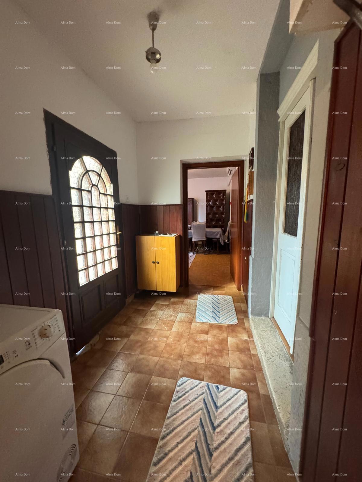 Vendita di una casa in zona centrale con edificio accessorio, Pola!